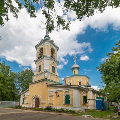 Церковь Иоанна Предтечи в Рощенье с фресками, 1710 г.